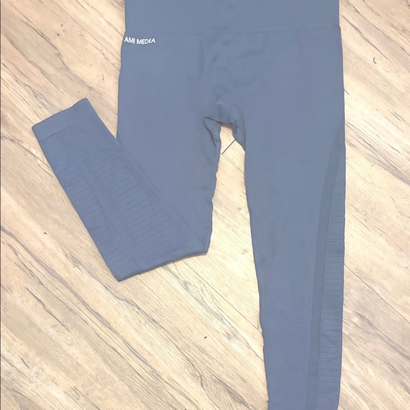 𝔸𝕄𝕀 𝕄𝕖𝕕𝕖𝕒 ᴛʀᴀɪɴɪɴɢ ʟᴇɢɢɪɴɢs - Picture 3 of 7